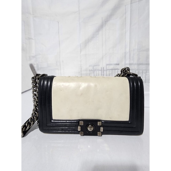 Authentic Chanel Medium Clasp Boy Bag Cream/Black - Picture 15 of 16